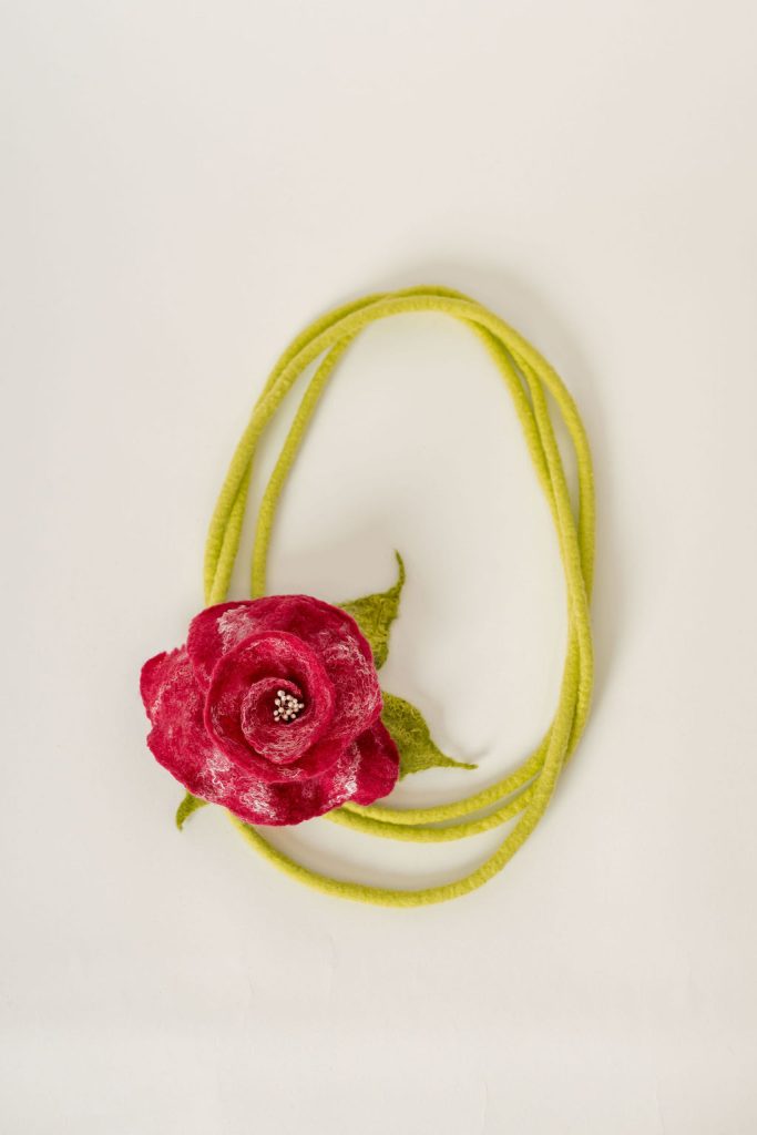 polstenje_krojaski atelje Valentina ogrlica